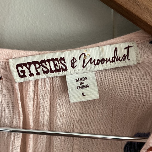 Gypsies & Moondust floral cold shoulder 3/4 sleeve top size L - Picture 3 of 7